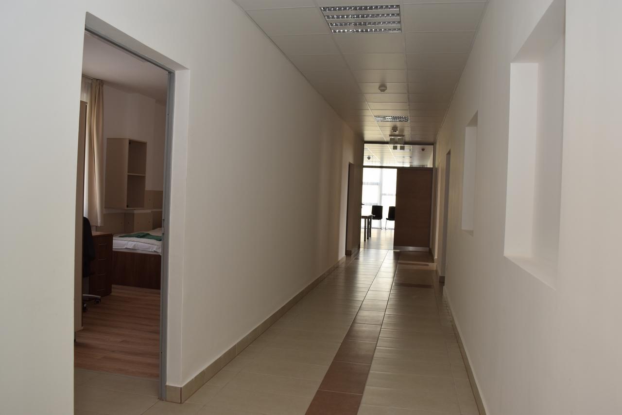 Marothi Kollegium Hostel Debrecen Exterior photo